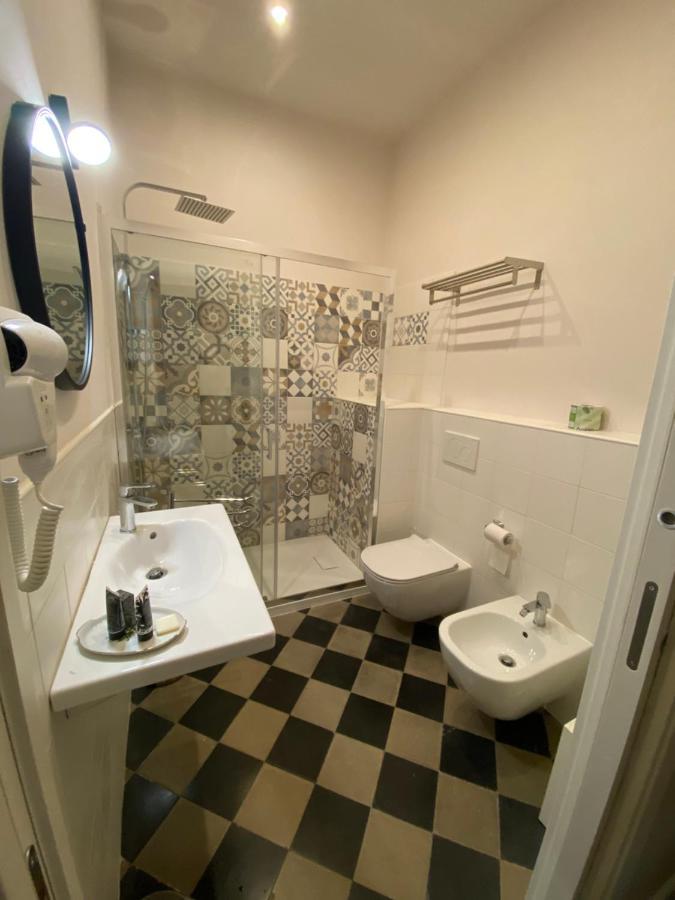 קטאניה B&B Romeo Luxury Rooms מראה חיצוני תמונה