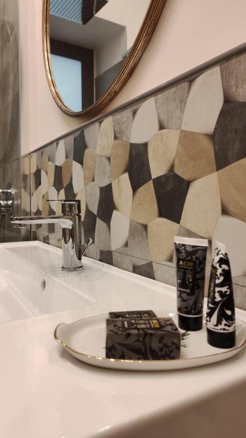 קטאניה B&B Romeo Luxury Rooms מראה חיצוני תמונה
