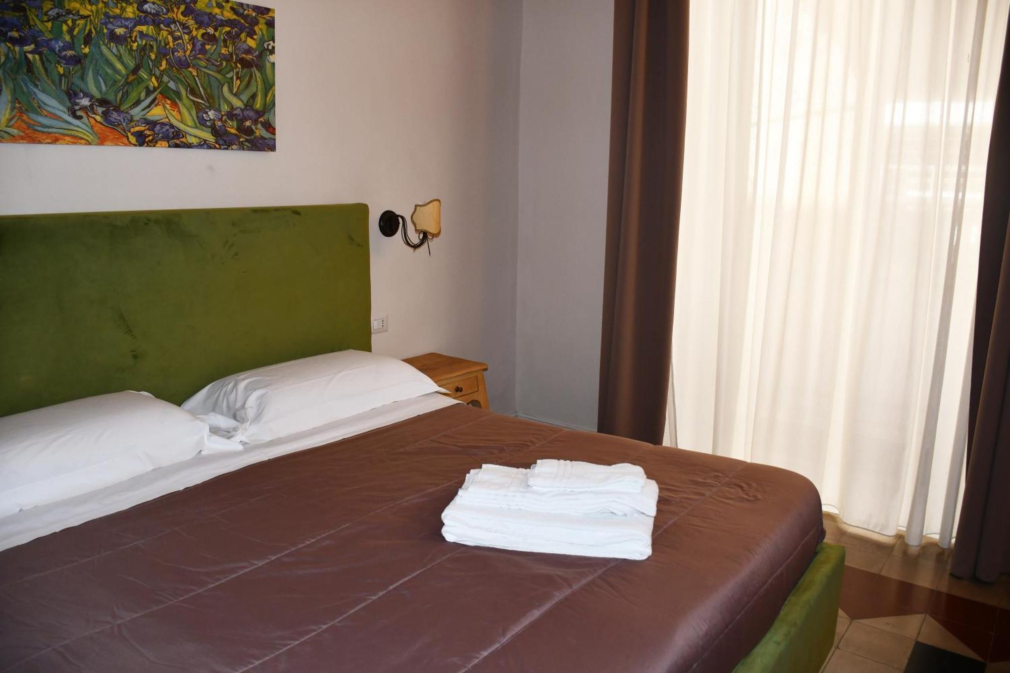 קטאניה B&B Romeo Luxury Rooms מראה חיצוני תמונה